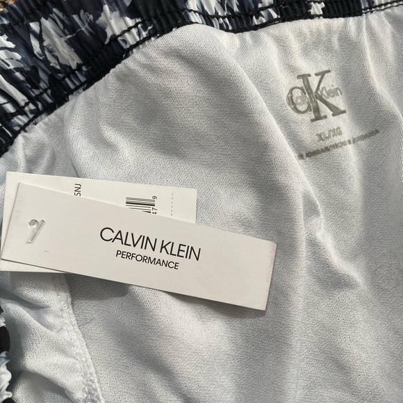 Nwt Calvin Klein || Scribble black/white Shorts with inner underwear Sz XL - Picture 4 of 10